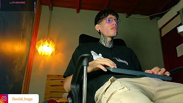 david huge online show from 04-12-26, 03:54