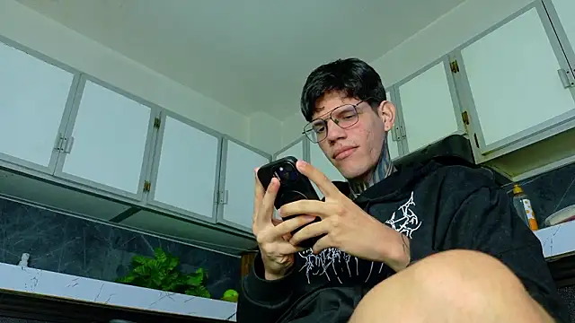 Snapshot of david_huge chatting on 02-20-26, 03:36 david huge online show from 02-20-26, 03:36