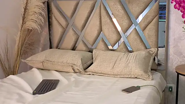 ryo light online show from 11-26-25, 10:21