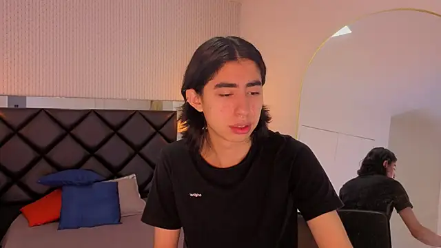 ryo light online show from 10-13-25, 08:21