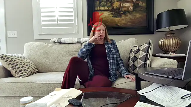 Snapshot of JulieHolliday chatting on 11-04-25, 08:23 JulieHolliday online show from 11-04-25, 08:23