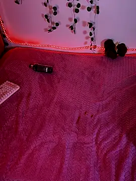 collins Daph online show from 10-25-25, 03:34