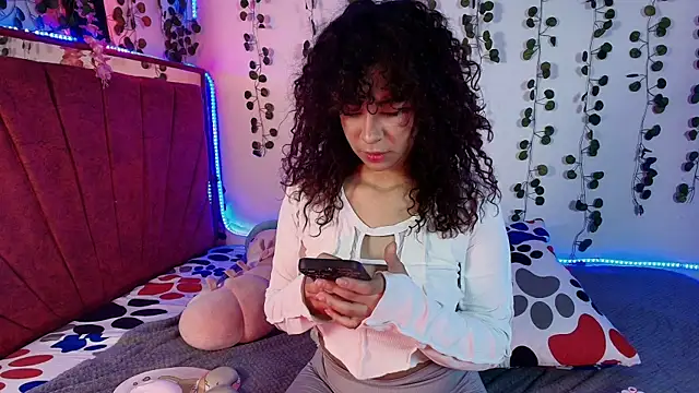 Snapshot of collins_Daph chatting on 09-27-25, 03:07 collins Daph online show from 09-27-25, 03:07