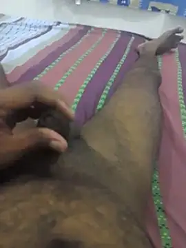 Snapshot of Luky2-35 chatting on 11-14-25, 10:13 Luky2-35 online show from 11-14-25, 10:13