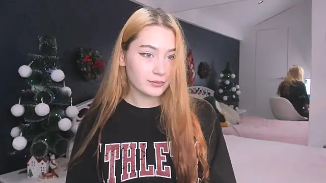 Lili Luuu online show from 12-19-25, 09:33