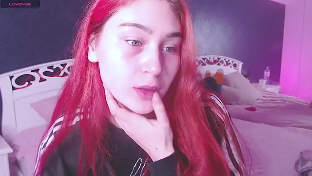 Lili Luuu online show from 01-17-26, 03:04