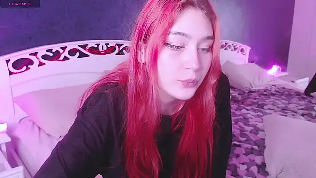 Lili Luuu online show from 01-19-26, 03:43