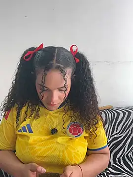 Snapshot of ivonne_diaz1 chatting on 07-07-26, 06:44 ivonne diaz1 online show from 07-07-26, 06:44