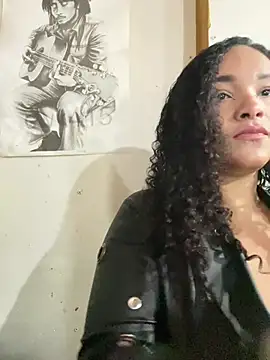 Snapshot of ivonne_diaz1 chatting on 06-08-26, 06:08 ivonne diaz1 online show from 06-08-26, 06:08