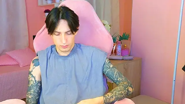 Martin Jin online show from 10-19-25, 01:14