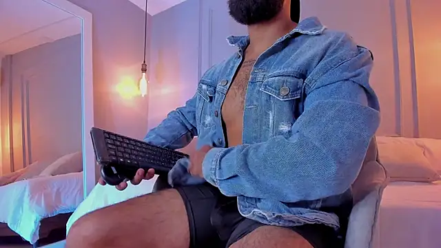 KylliamLevis online show from 02-11-26, 08:31