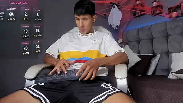 Snapshot of Juan_zabala chatting on 10-10-25, 11:44 Juan zabala online show from 10-10-25, 11:44