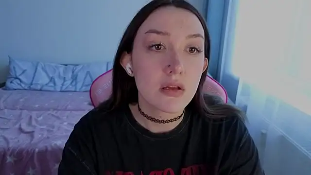 Snapshot of CrystalBlaze_ chatting on 02-28-26, 12:49 CrystalBlaze online show from 02-28-26, 12:49