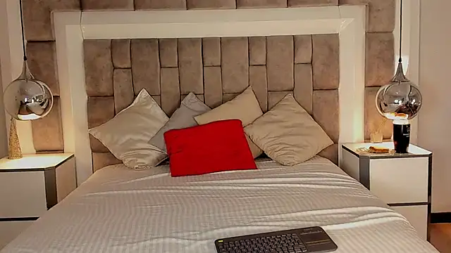 JuliettaBleer online show from 12-17-25, 12:10