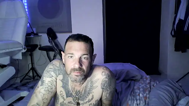 Snapshot of soumisdeblake83 chatting on 04-22-26, 11:11 soumisdeblake83 online show from 04-22-26, 11:11
