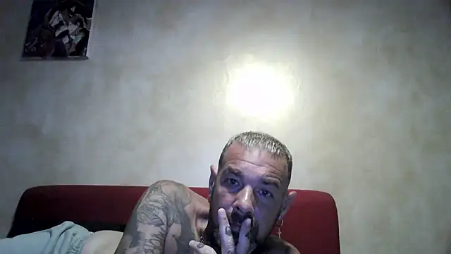 Snapshot of soumisdeblake83 chatting on 06-06-26, 07:52 soumisdeblake83 online show from 06-06-26, 07:52