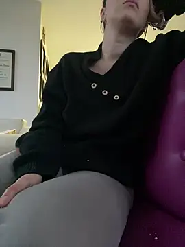 Snapshot of Megan_colsom chatting on 02-25-26, 11:15 Megan colsom online show from 02-25-26, 11:15