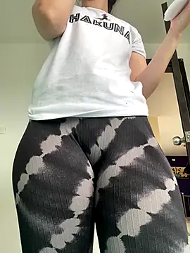 Megan colsom online show from 10-30-25, 05:32