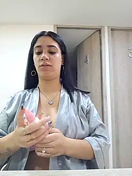 Snapshot of Samantha_hotly chatting on 02-26-26, 02:17 Samantha hotly online show from 02-26-26, 02:17