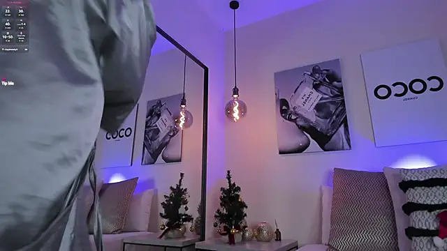 Samantha hotly online show from 12-21-25, 05:03