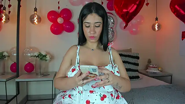 Snapshot of Samantha_hotly chatting on 06-12-26, 01:36 Samantha hotly online show from 06-12-26, 01:36