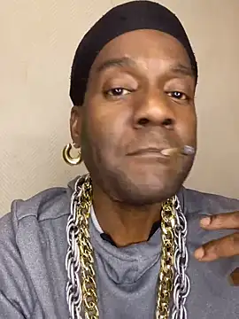 Snapshot of Kingdinyxxx chatting on 10-11-25, 07:15 Kingdinyxxx online show from 10-11-25, 07:15