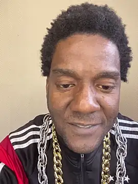 Snapshot of Kingdinyxxx chatting on 09-27-25, 01:50 Kingdinyxxx online show from 09-27-25, 01:50