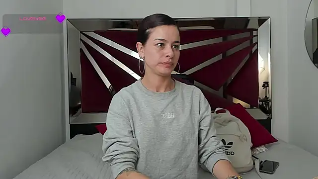 Snapshot of valerieMattson chatting on 10-11-25, 03:57 valerieMattson online show from 10-11-25, 03:57
