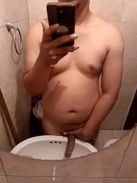 Snapshot of Boylatinn chatting on 09-13-25, 02:28 Boylatinn online show from 09-13-25, 02:28