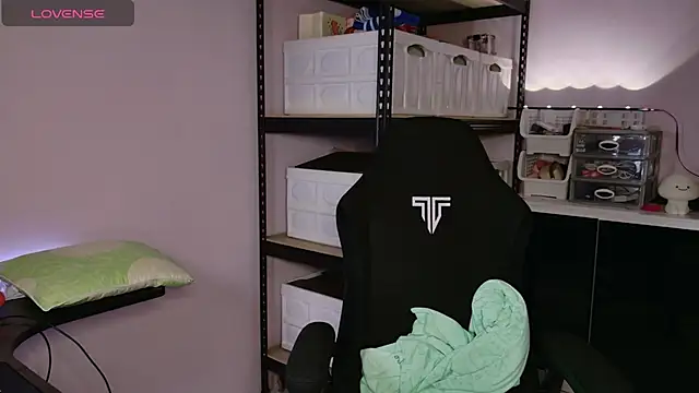 doggyman523 online show from 11-14-25, 04:10