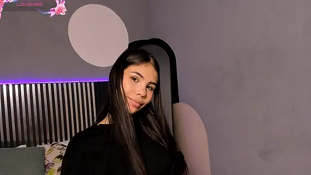 Snapshot of Emilybeltons chatting on 09-30-25, 07:31 Emilybeltons online show from 09-30-25, 07:31