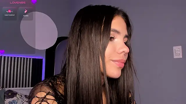 Snapshot of Emilybeltons chatting on 09-16-25, 07:59 Emilybeltons online show from 09-16-25, 07:59