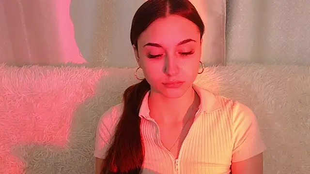 Snapshot of MelissaPristine chatting on 10-18-25, 02:46 MelissaPristine online show from 10-18-25, 02:46
