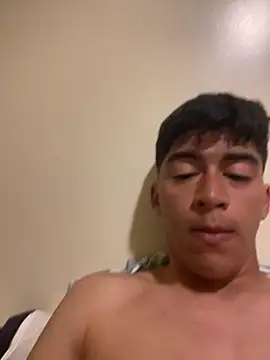 BadboyXXXMZ online show from 04-17-26, 04:04