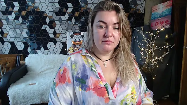 Snapshot of NikaSkylink chatting on 02-25-26, 05:18 NikaSkylink online show from 02-25-26, 05:18