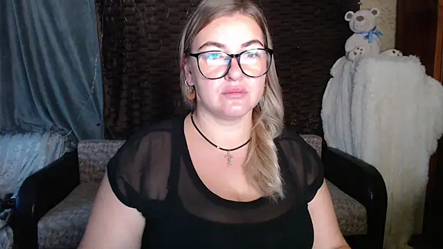 NikaSkylink online show from 10-21-25, 03:50