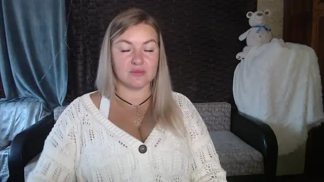NikaSkylink online show from 09-19-25, 03:32