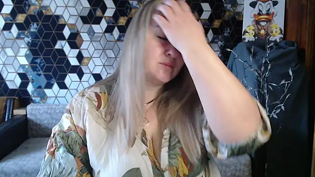 Snapshot of NikaSkylink chatting on 04-07-26, 04:47 NikaSkylink online show from 04-07-26, 04:47