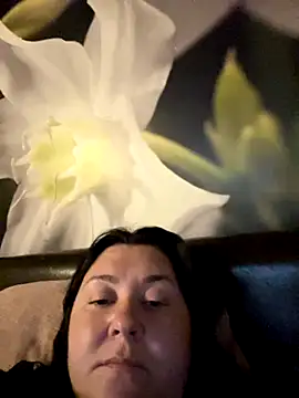 Liza Will online show from 10-26-25, 04:18