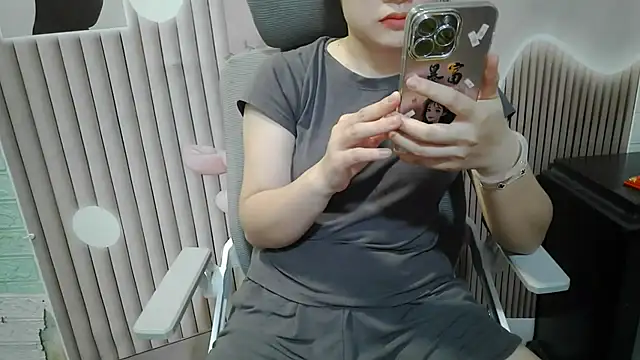 Snapshot of Emachiii chatting on 09-09-25, 12:21 Emachiii online show from 09-09-25, 12:21