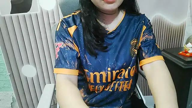 Snapshot of Emachiii chatting on 09-15-25, 01:11 Emachiii online show from 09-15-25, 01:11