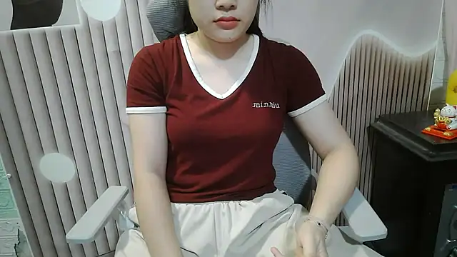 Snapshot of Emachiii chatting on 09-25-25, 12:49 Emachiii online show from 09-25-25, 12:49