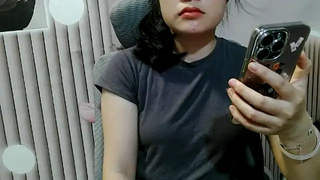 Snapshot of Emachiii chatting on 09-22-25, 01:55 Emachiii online show from 09-22-25, 01:55