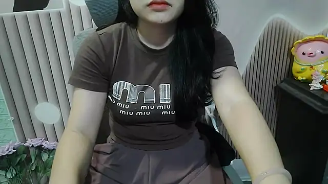 Snapshot of Emachiii chatting on 10-12-25, 05:53 Emachiii online show from 10-12-25, 05:53