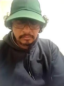 Snapshot of Satantin chatting on 11-05-25, 01:14 Satantin online show from 11-05-25, 01:14