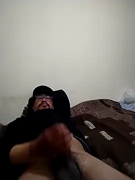 Snapshot of Satantin chatting on 11-02-25, 02:44 Satantin online show from 11-02-25, 02:44