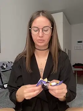 ElizabetBlack online show from 10-23-25, 05:28