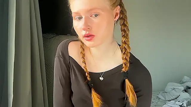 LuxXAngel online show from 06-08-26, 12:38