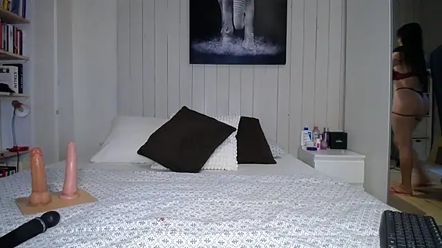 alexa moreti online show from 11-20-25, 09:43