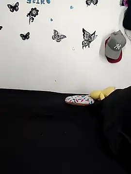 Snapshot of AntonelaMorriz chatting on 12-15-25, 08:53 AntonelaMorriz online show from 12-15-25, 08:53